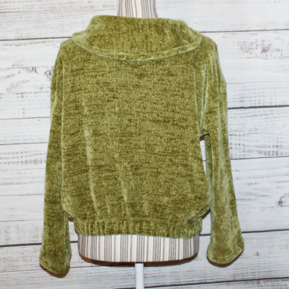 Chelsea & Theodore Green half button down Sweater Size Small - Picture 5 of 6